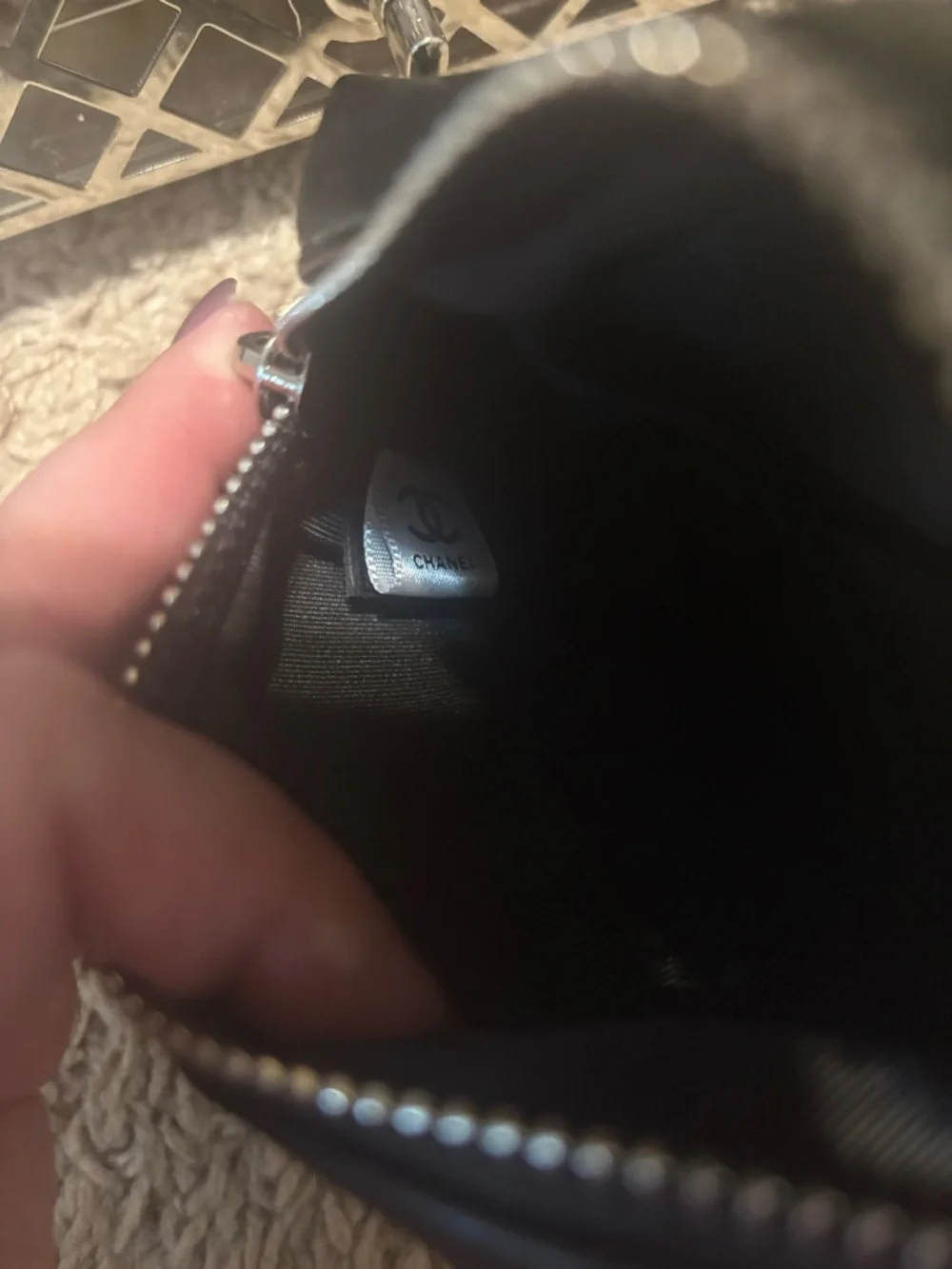 CHANEL GWP silver cage bag - Picture 5 of 6